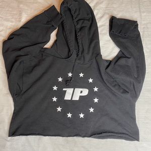 Cropped 1st phorm Hoodie!
